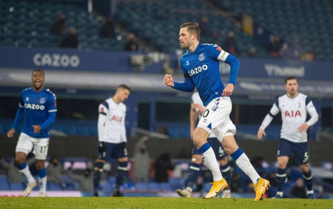 次犯规不仅 次犯规不仅